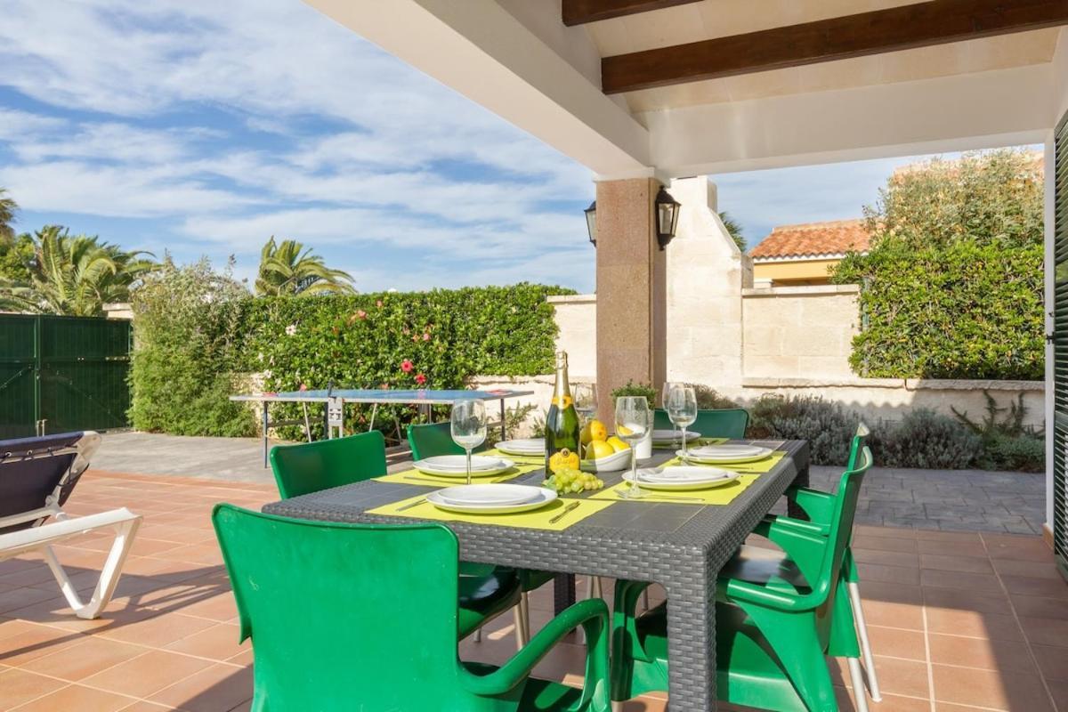 Villa S'Aladern Кала-ен-Бош Екстер'єр фото